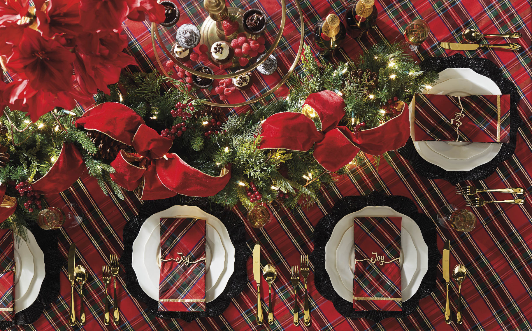Frontgate Holiday Plaid table linens and Contessa entertaining collection '162281_002.jpg